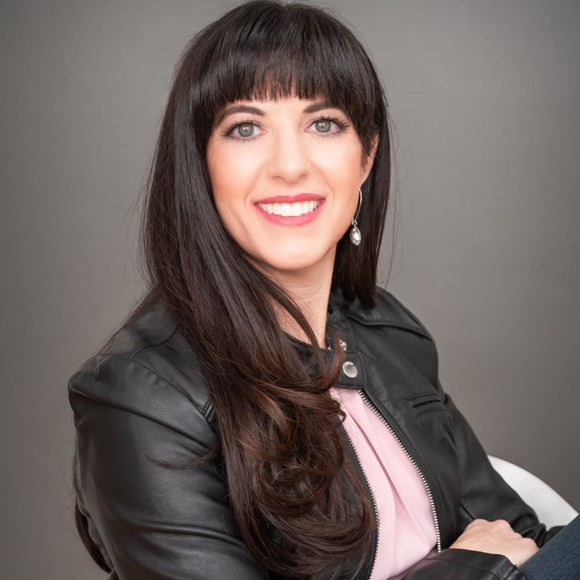 Meet your Posher, Amber - Picture 1 of 2